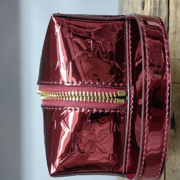 ❤️Michael Kors Shiny Red Travel Cosmetic Case Nwt❤️ - Picture 3 of 11